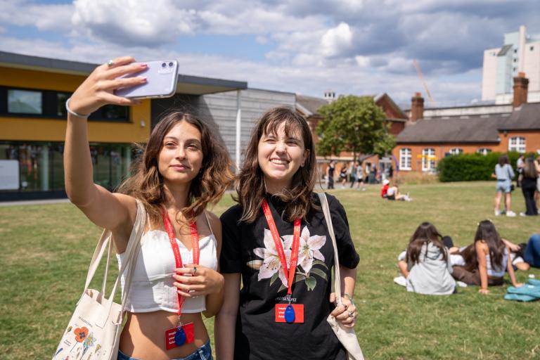 English summer camp in the center of London Alpadia Camps